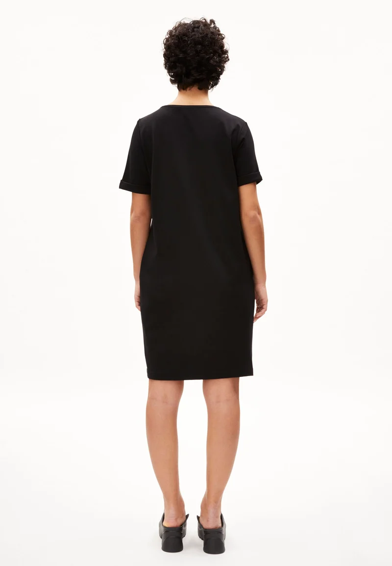 MAAILANA | black