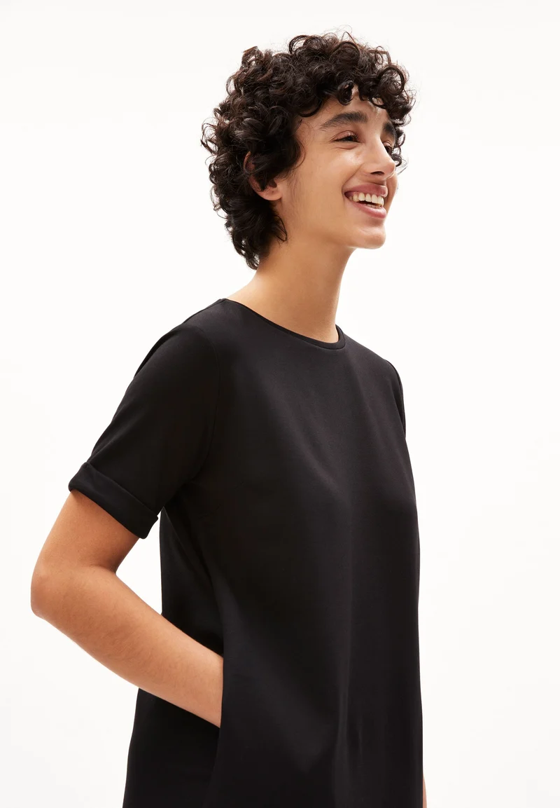 MAAILANA | black