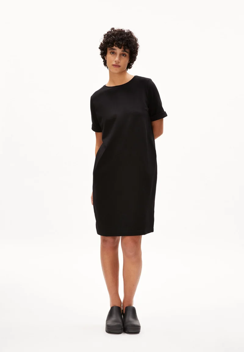 MAAILANA | black