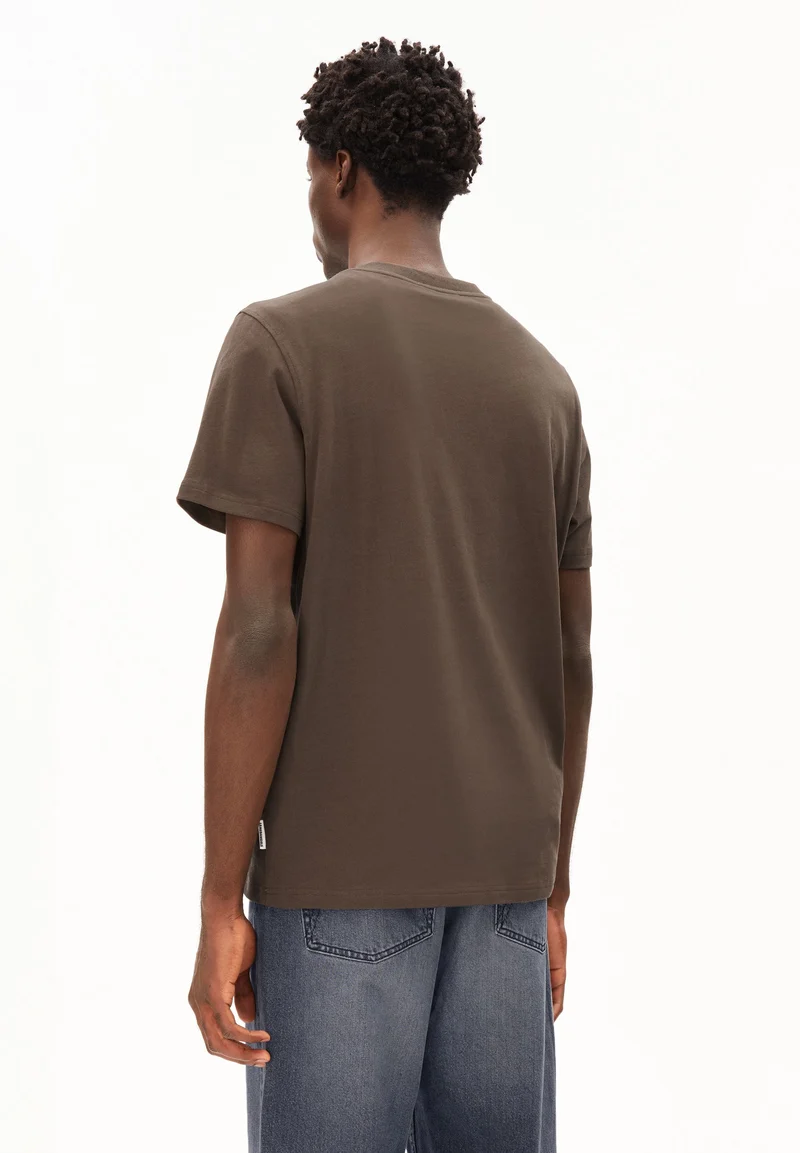 MAARKOS T-SHIRT | tree shade