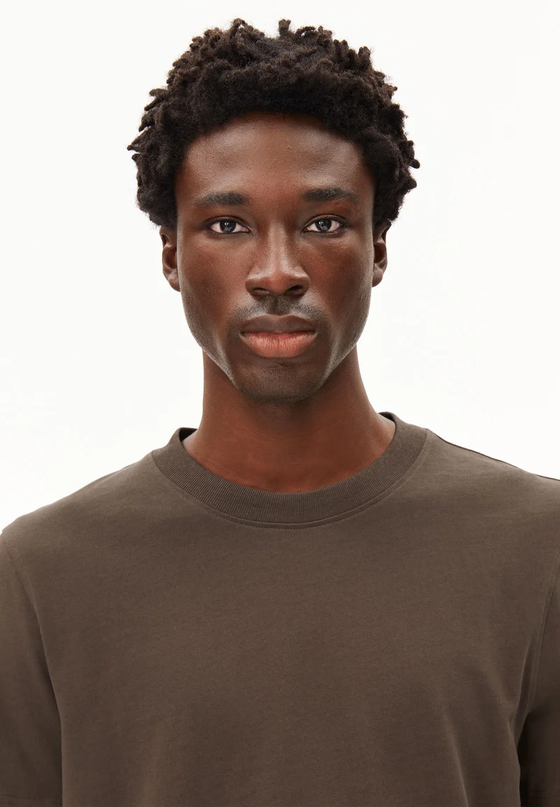 MAARKOS T-SHIRT | tree shade