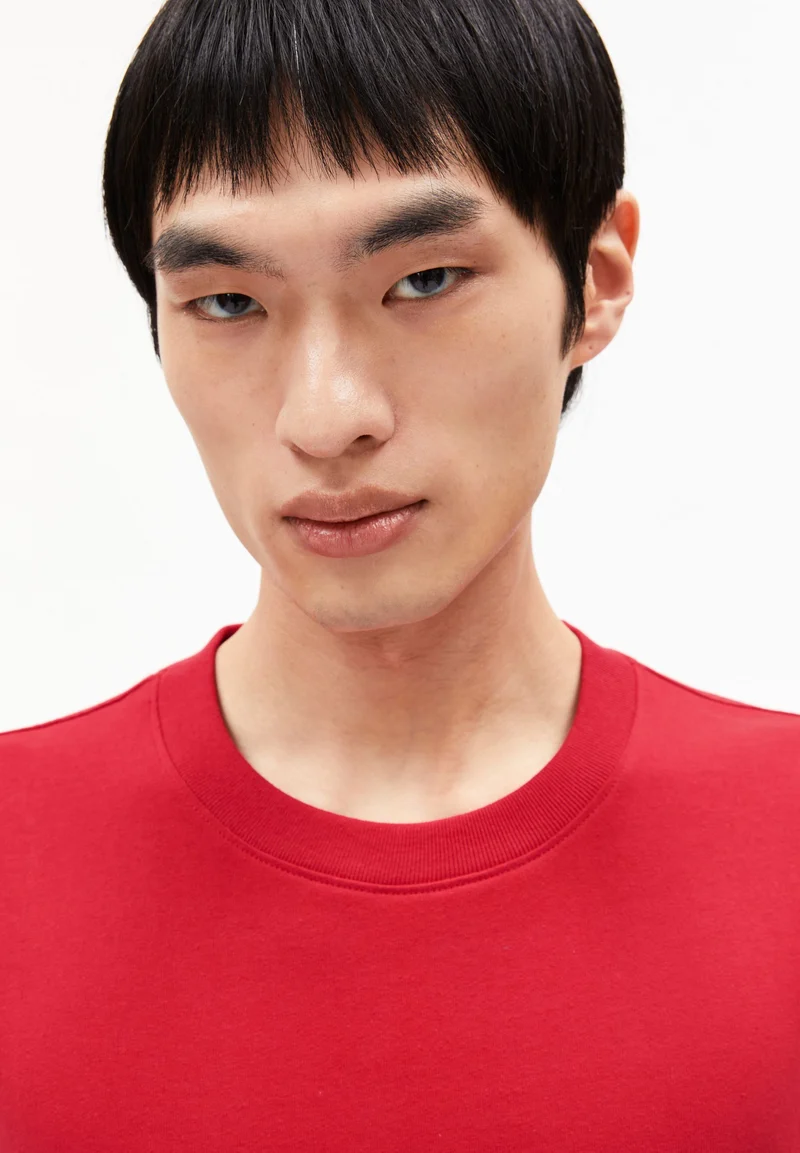 MAARKOS T-SHIRT | scarlet red