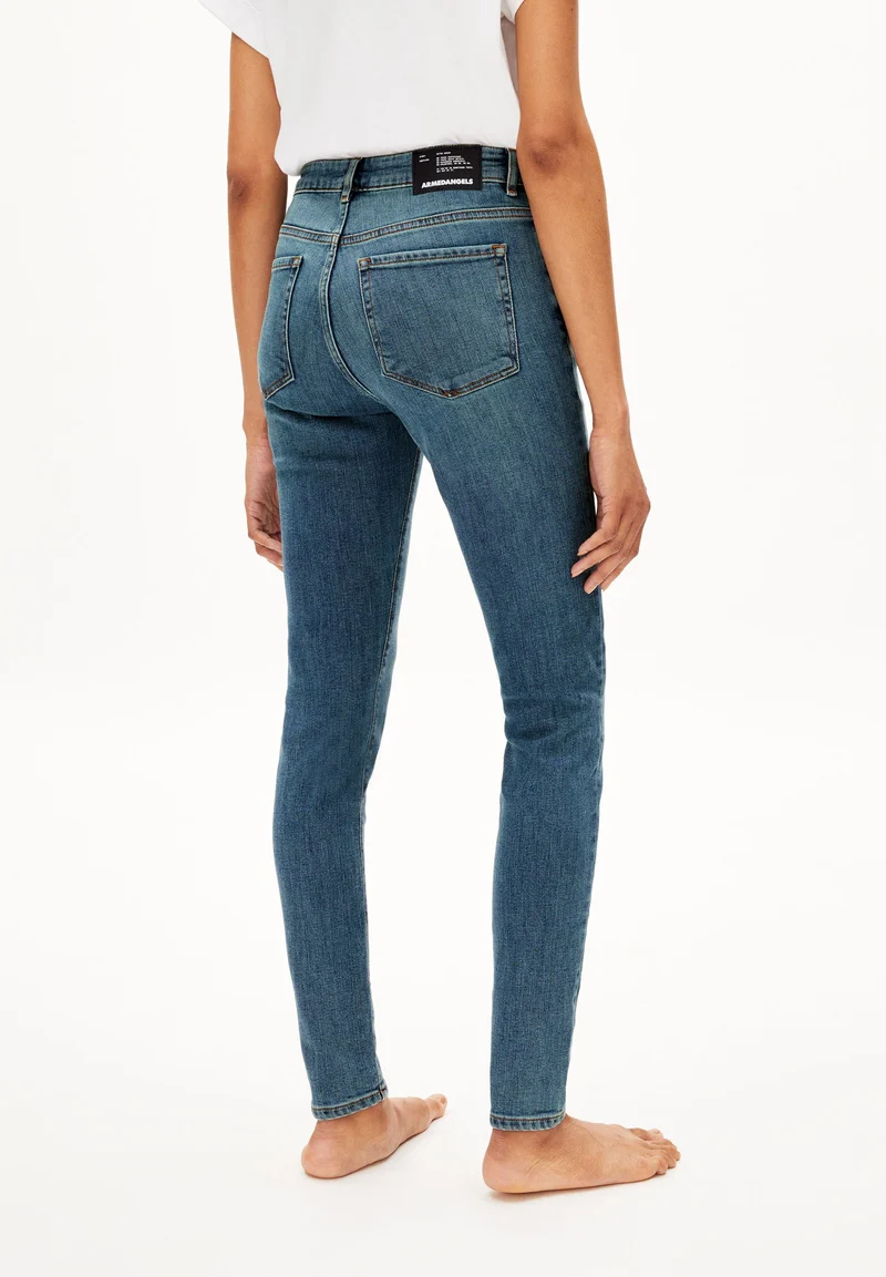TILLAA | tinted blue