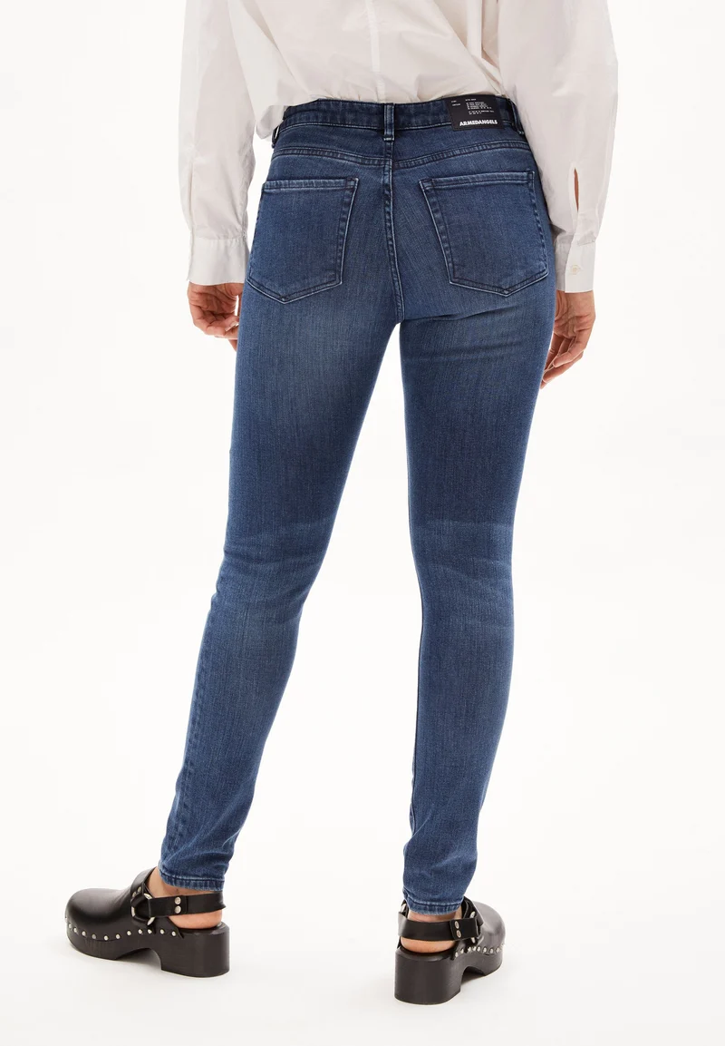 TILLAA | stone wash