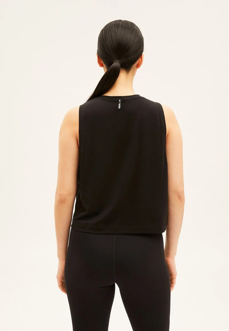 MANJAA | black