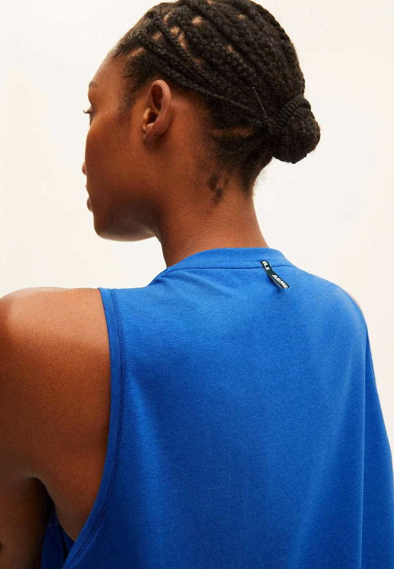 MANJAA | dynamo blue