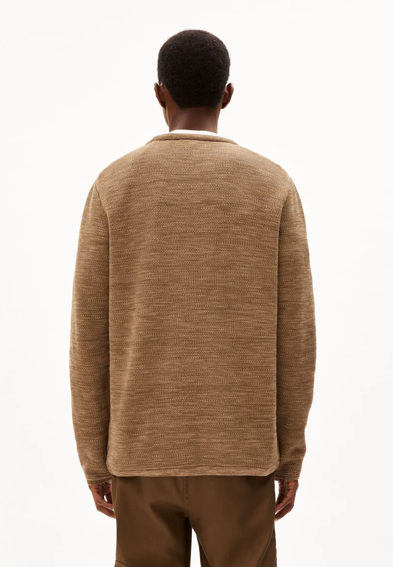 TOLAA | dried moss-cinnamon dust