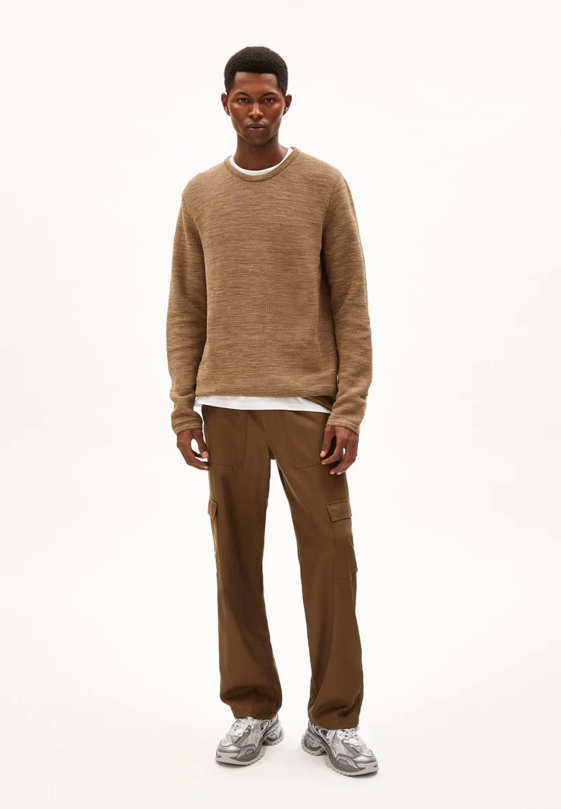 TOLAA | dried moss-cinnamon dust