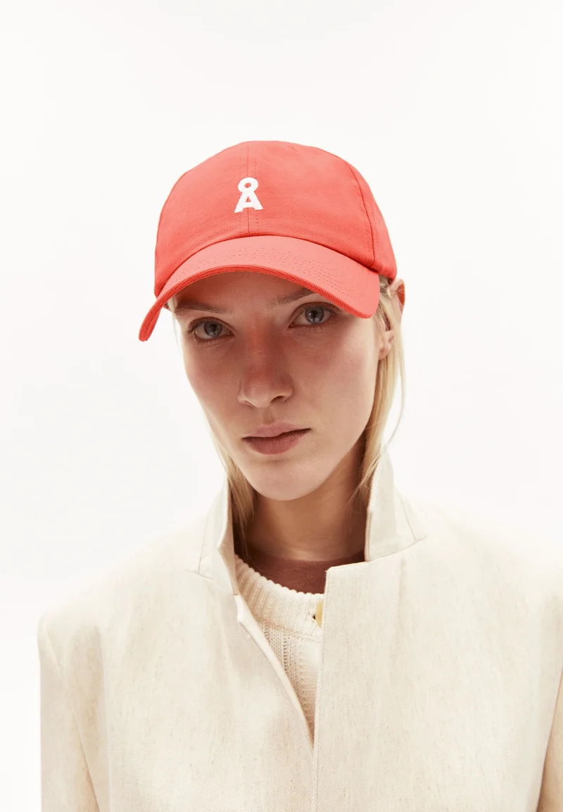 YENAAS BOLD KAPPE | poppy red