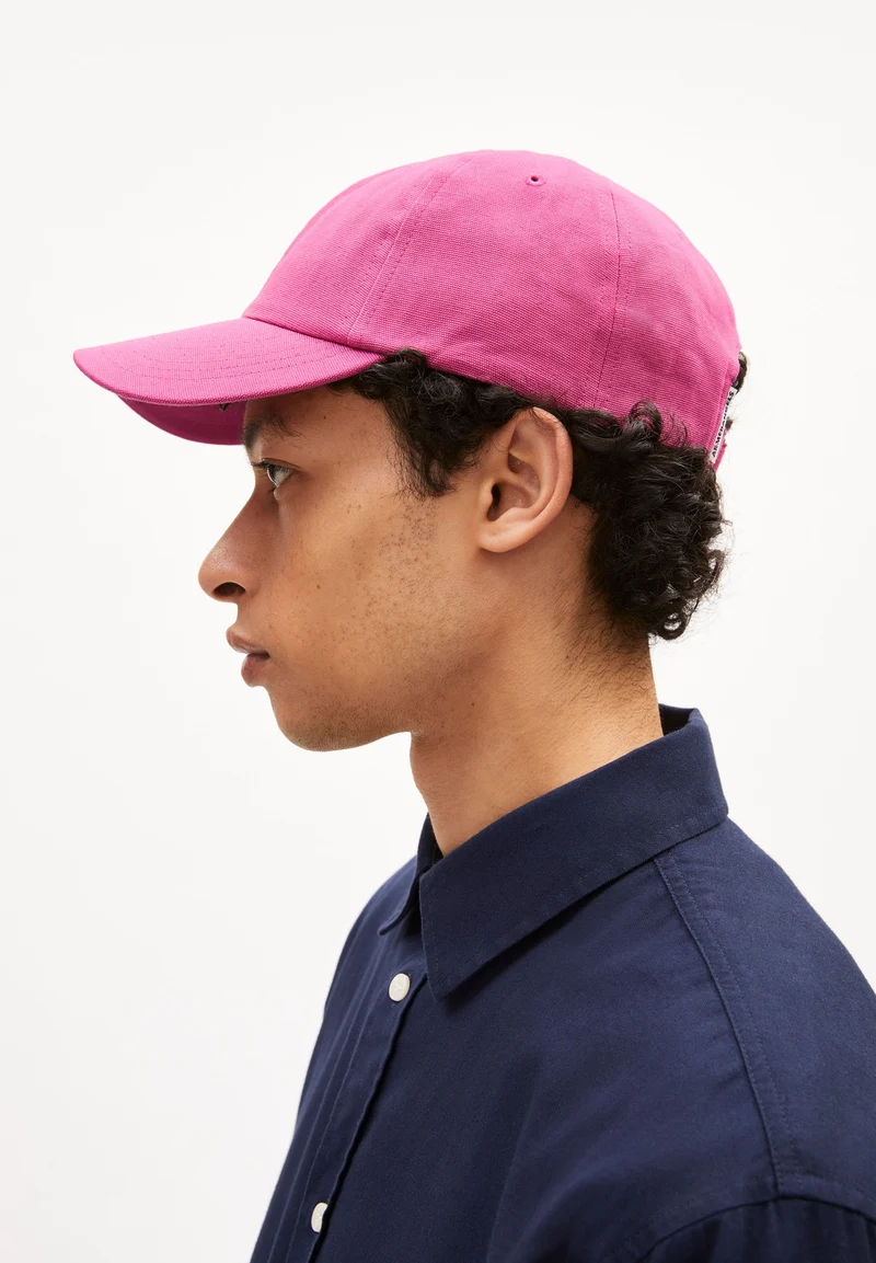YENAAS BOLD KAPPE | crushed berry