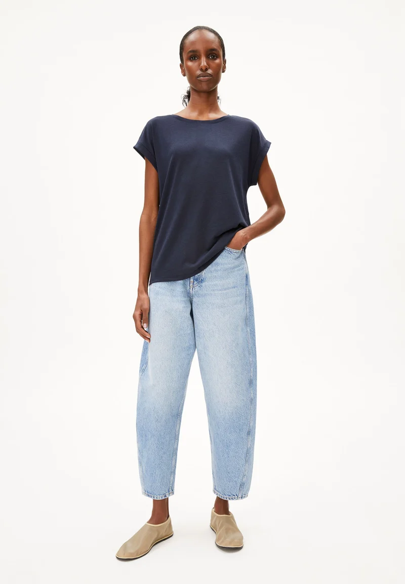 JILAANA T-SHIRT | night sky