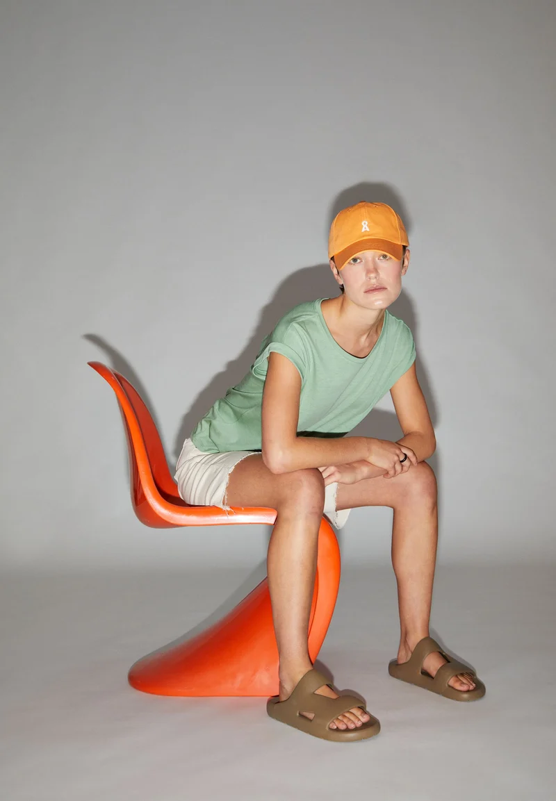 JILAANA T-SHIRT | smith green
