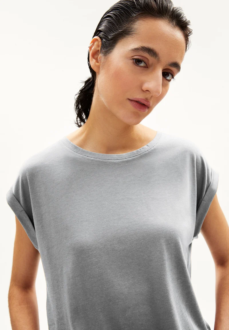 JILAANA T-SHIRT | mid grey melange