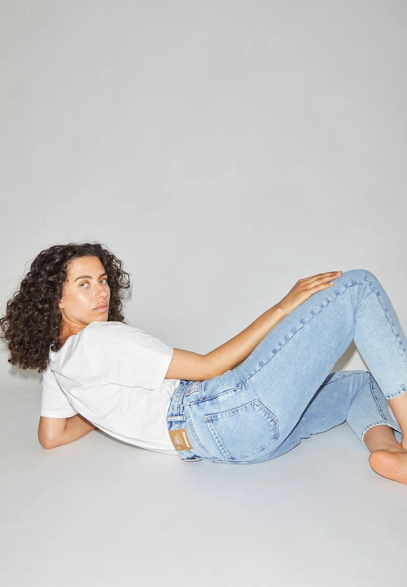 MAIRAA | light fresh blue