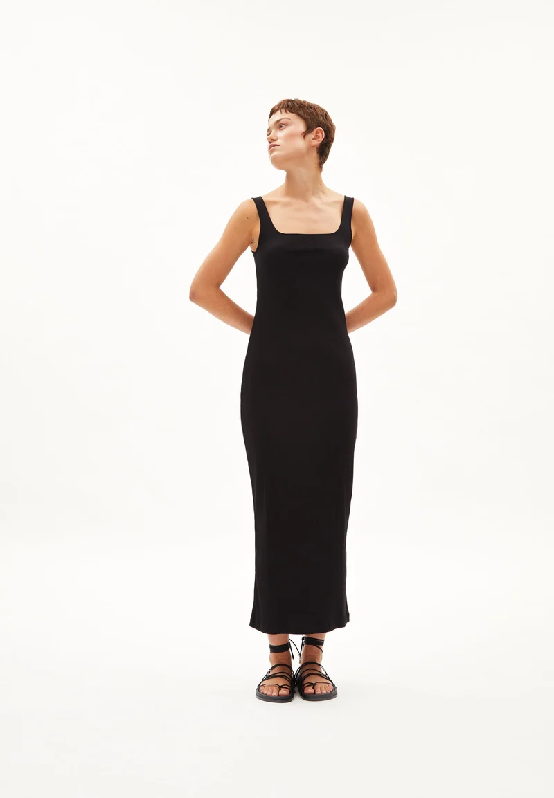 ARAYAA | black