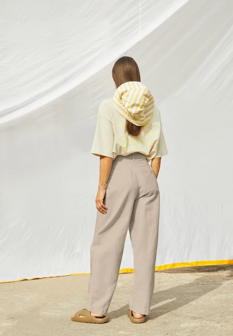 MAILISAA LINO | light desert