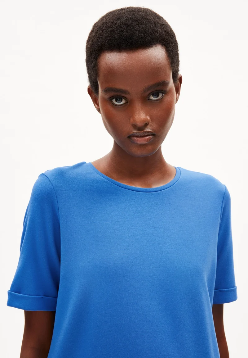 MAAILANA | warm blue