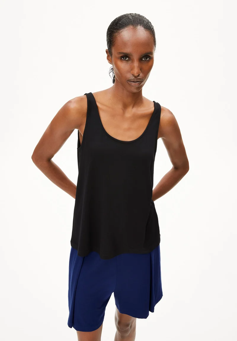 ASHRAANI SOLID | black