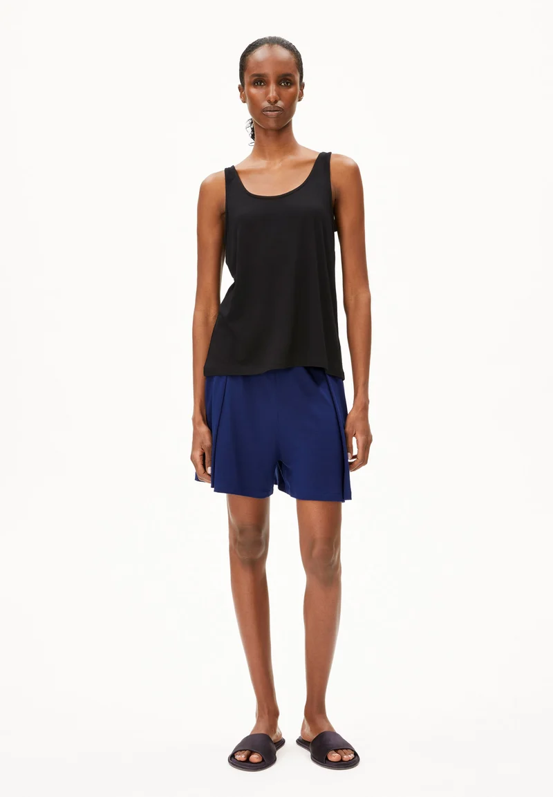 ASHRAANI SOLID | black