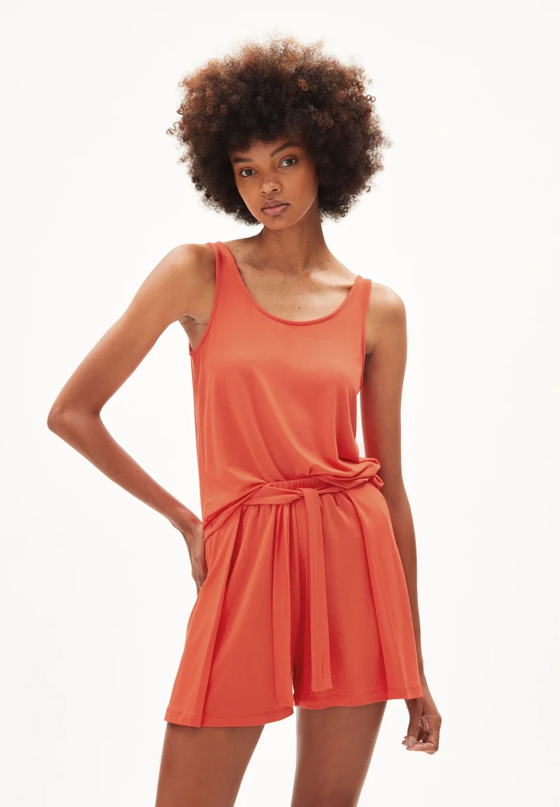 ASHRAANI SOLID | hibiscus