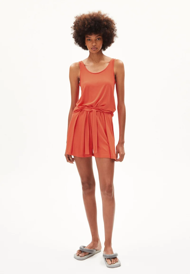 ASHRAANI SOLID | hibiscus