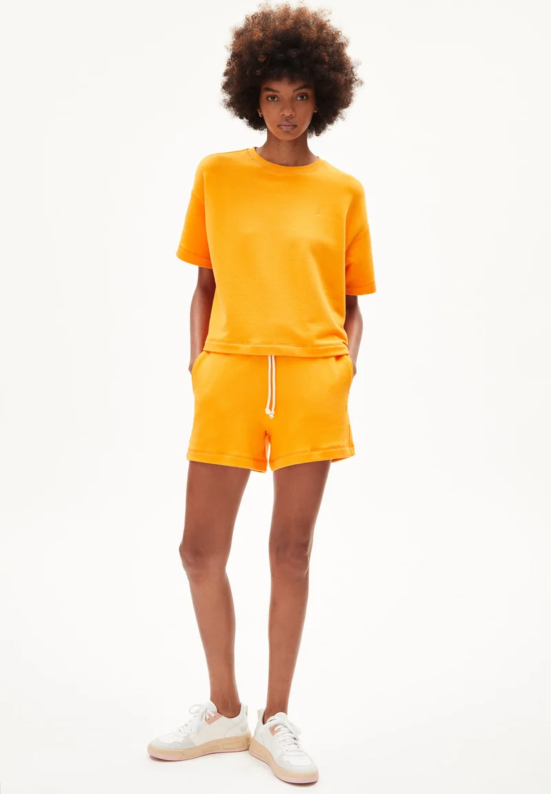 MAARIEKA | apricot