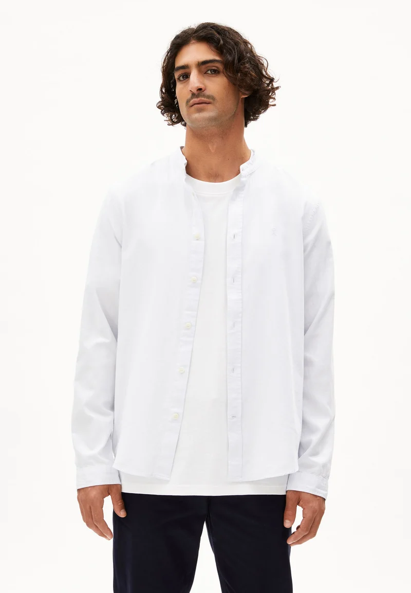 TOMAASAS | white