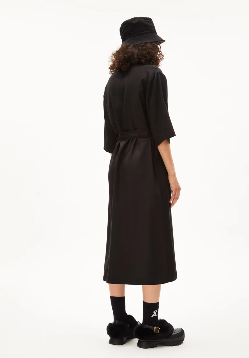 AAMREI | black