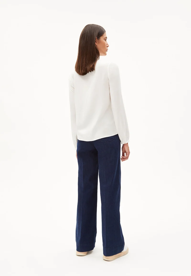 MIUNAA | off white