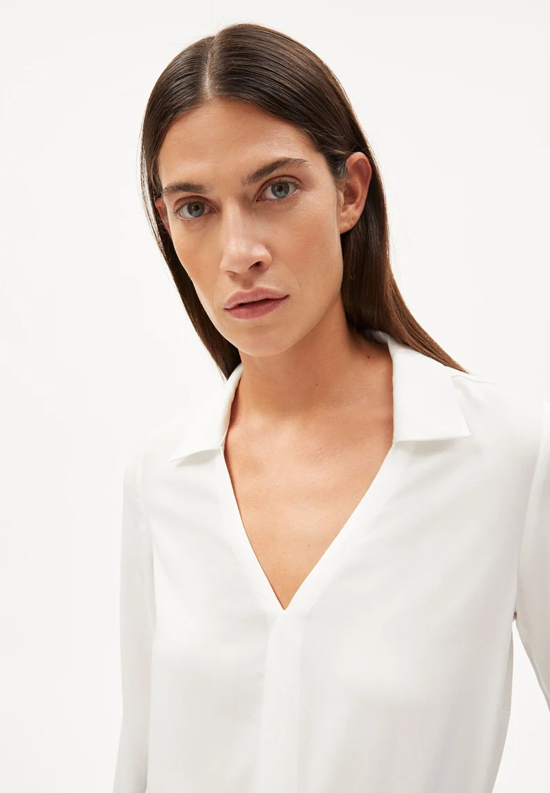 MIUNAA | off white
