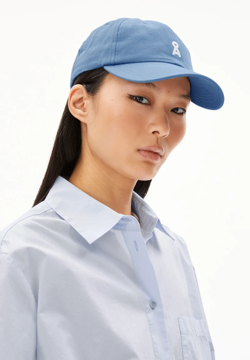 YENAAS BOLD KAPPE | vintage blue