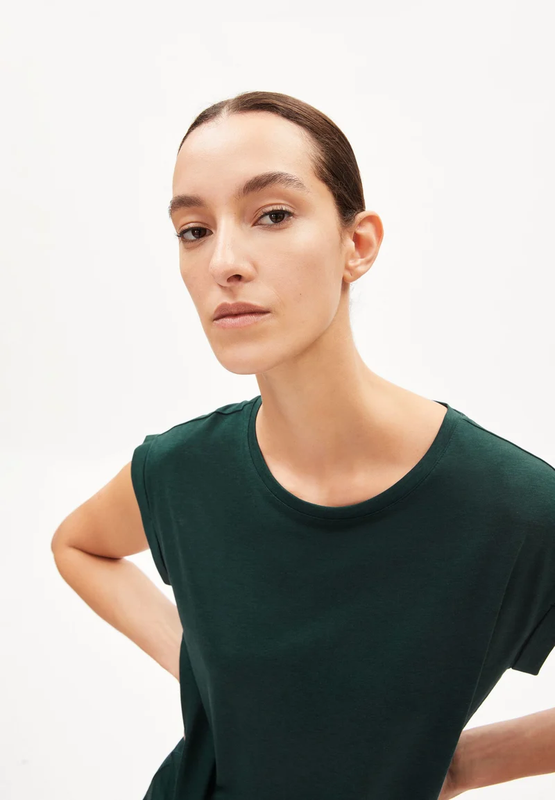 JILAANA T-SHIRT | teal stone