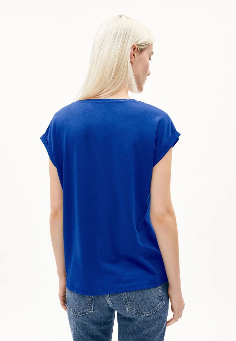JILAANA T-SHIRT | lapis blue