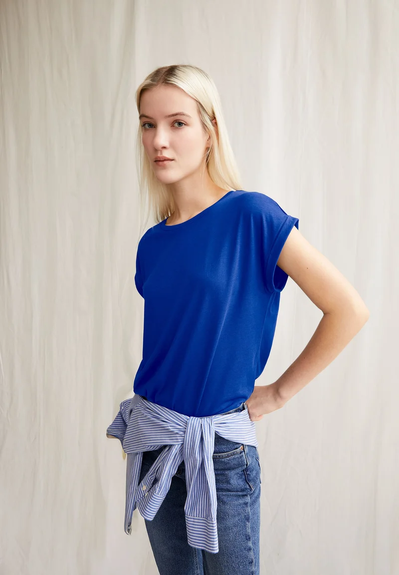 JILAANA T-SHIRT | lapis blue