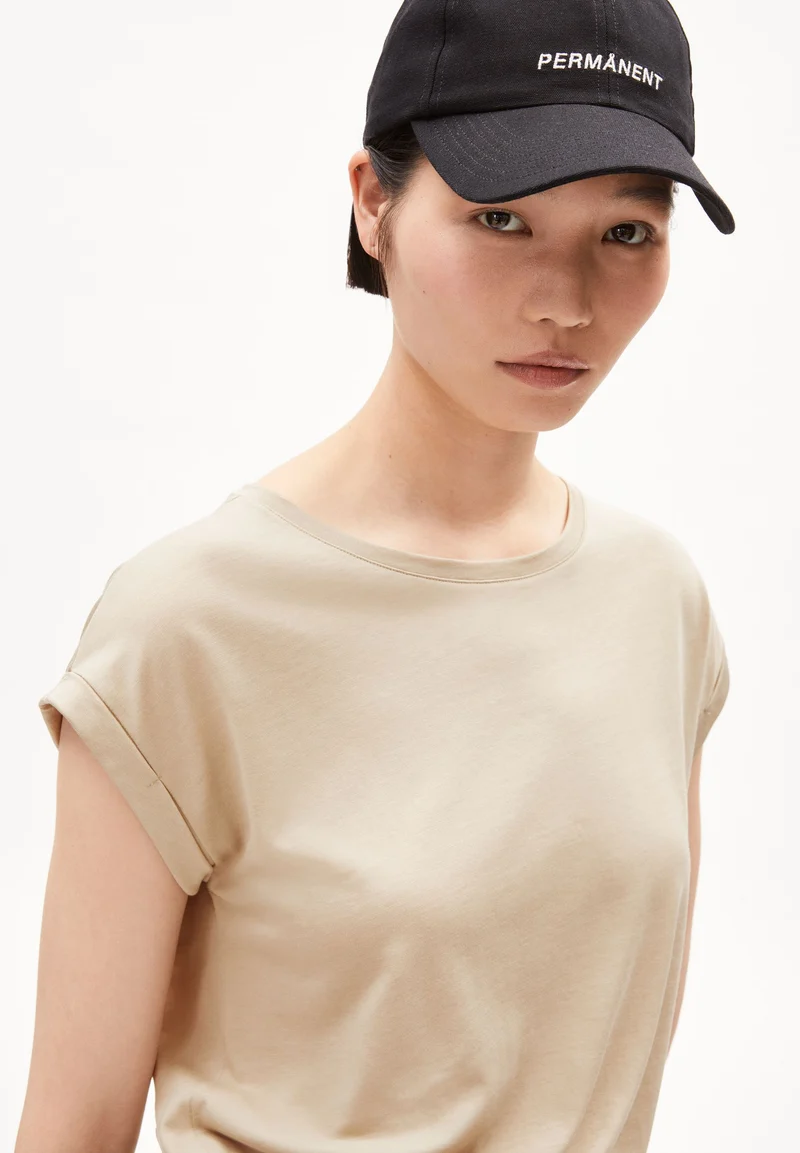 JILAANA T-SHIRT | gravel