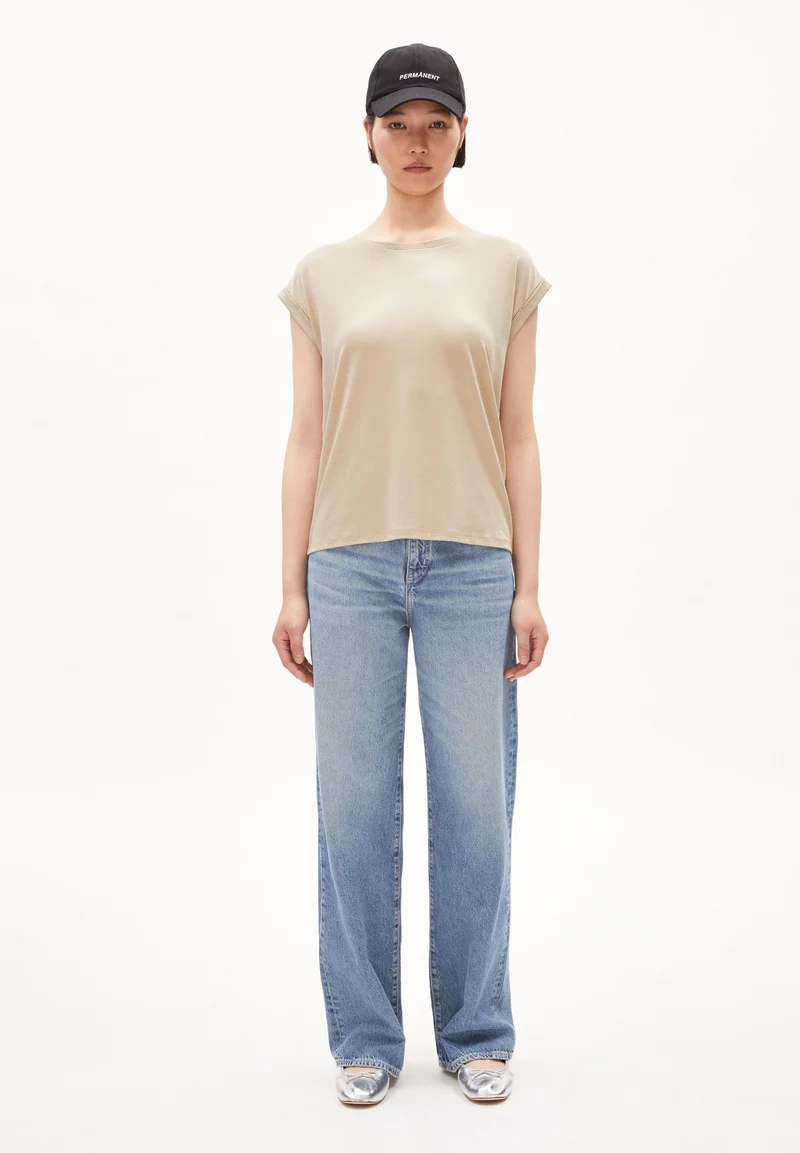 JILAANA T-SHIRT | gravel