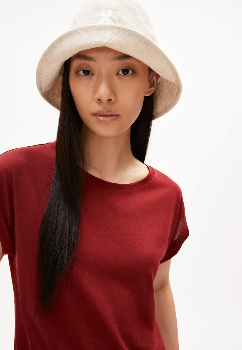 JILAANA T-SHIRT | dark crimson