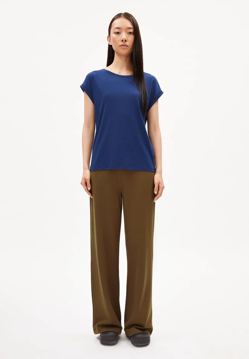 JILAANA T-SHIRT | faded indigo