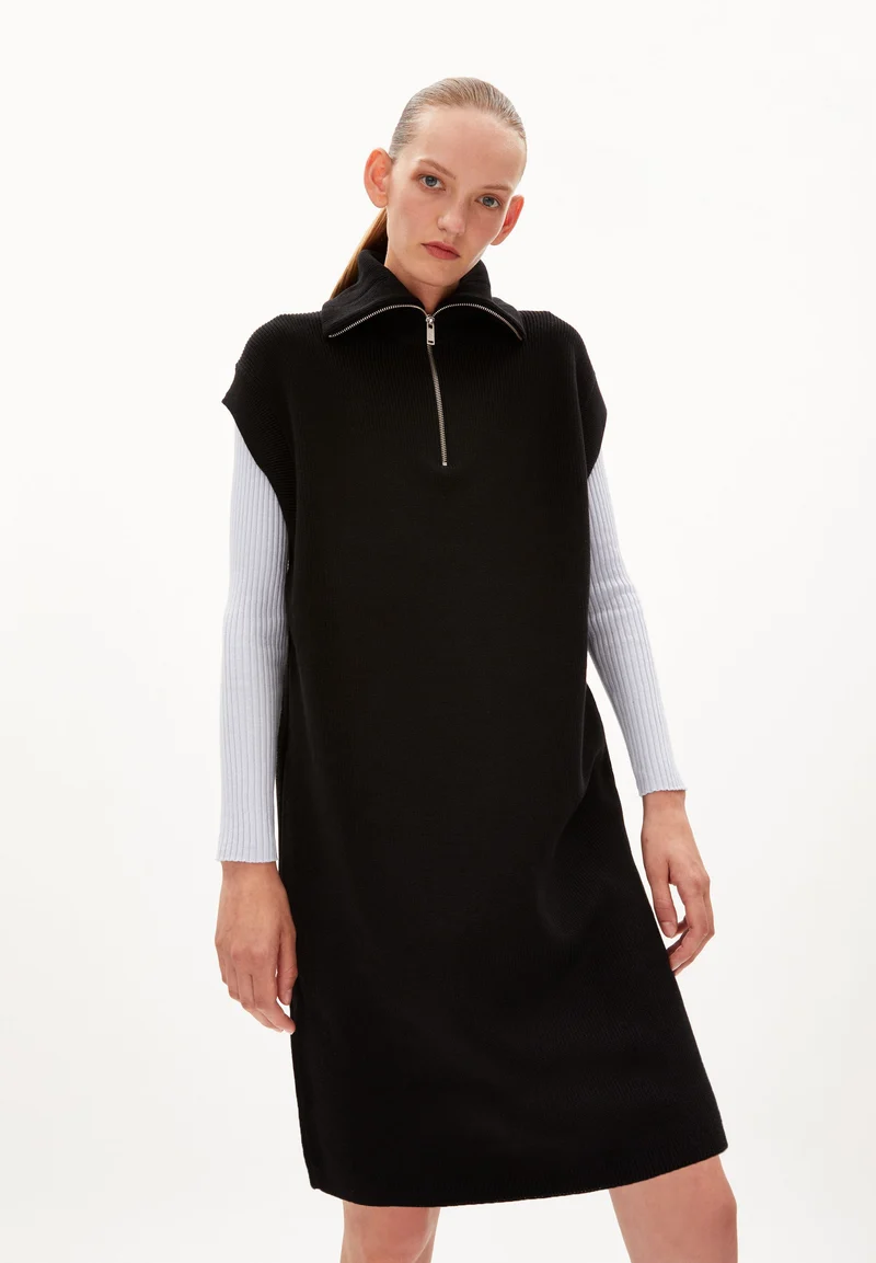 AYLANAA | black