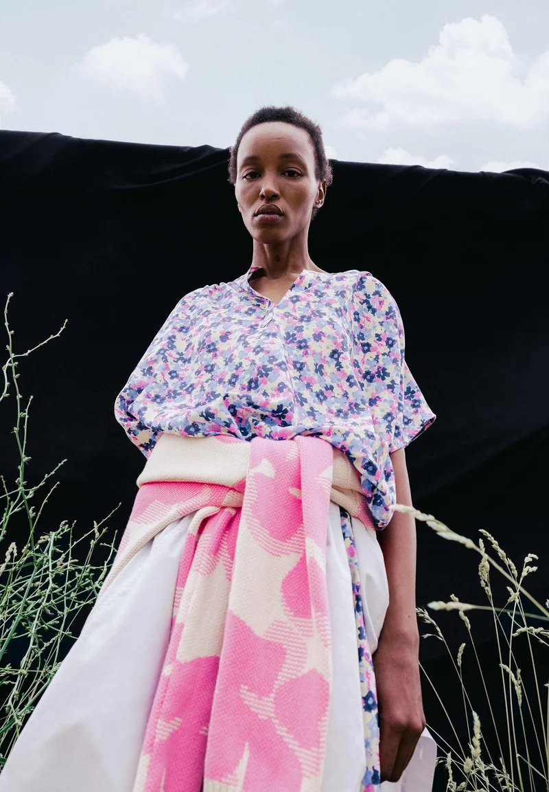 OLESSYAA AQUA FLORAL | oatmilk-raspberry pink