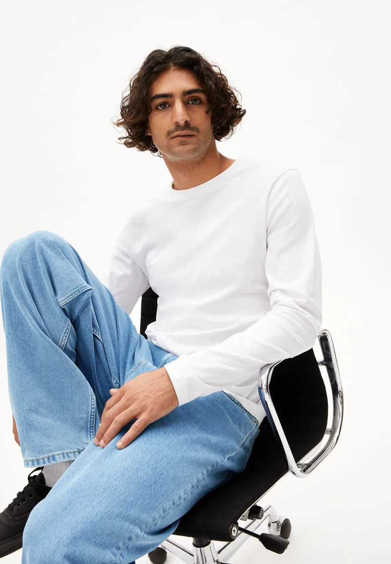 JAAMES LONGSLEEVE | white