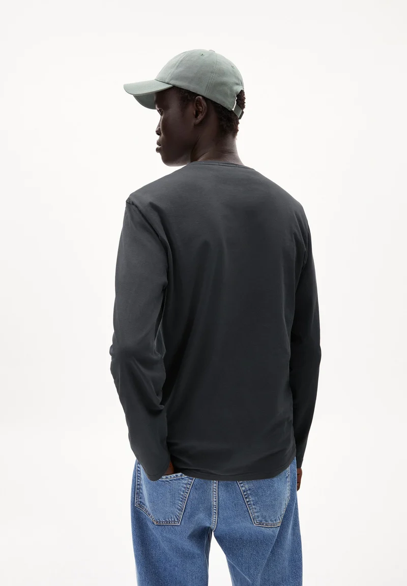 JAAMES LONGSLEEVE | graphite