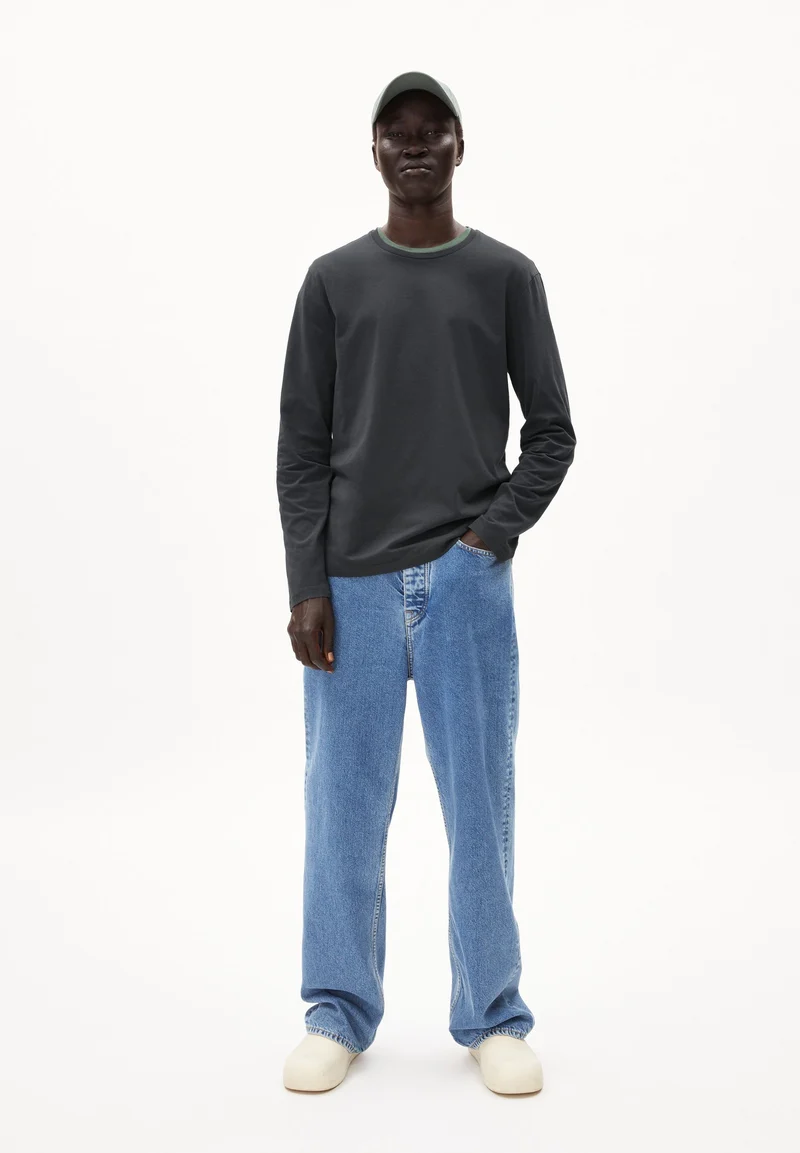 JAAMES LONGSLEEVE | graphite