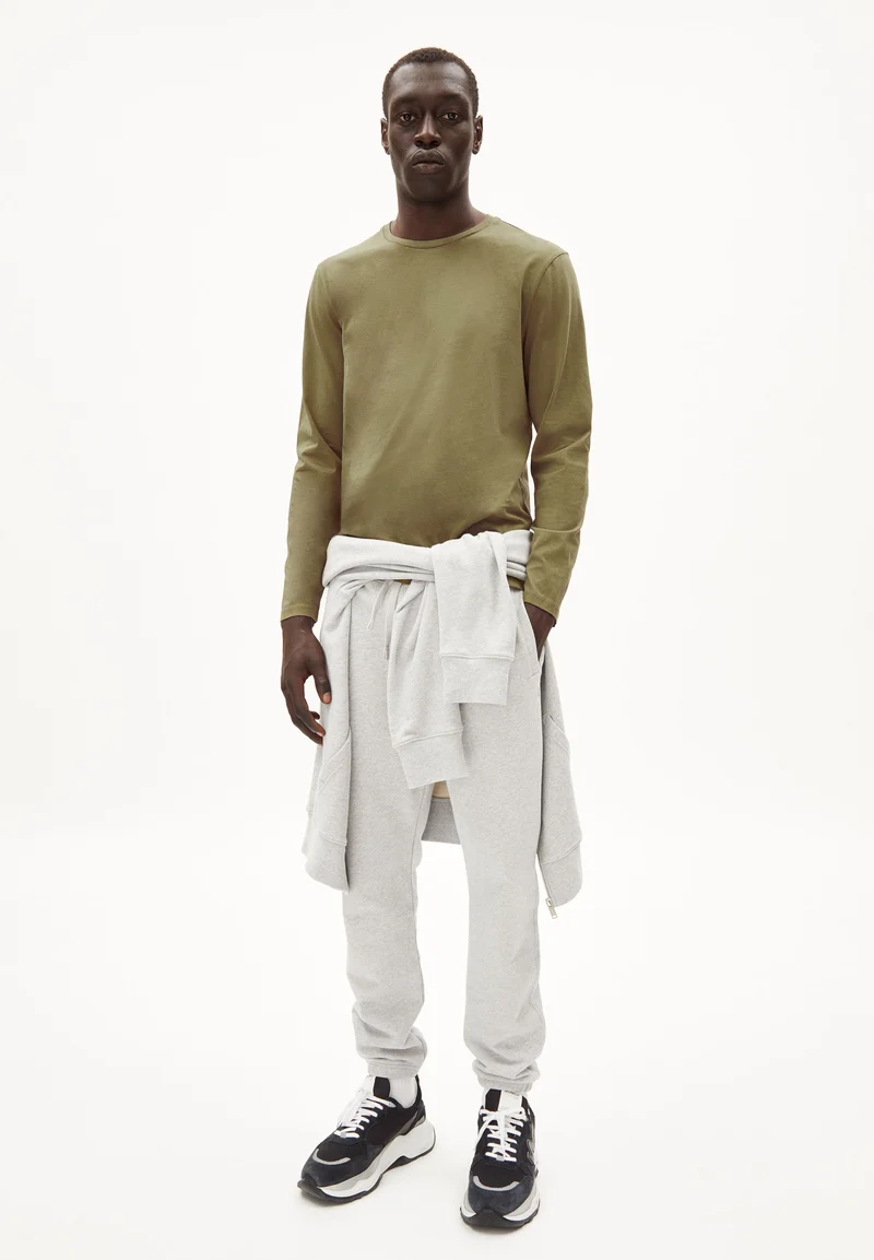 JAAMES LONGSLEEVE | oliva