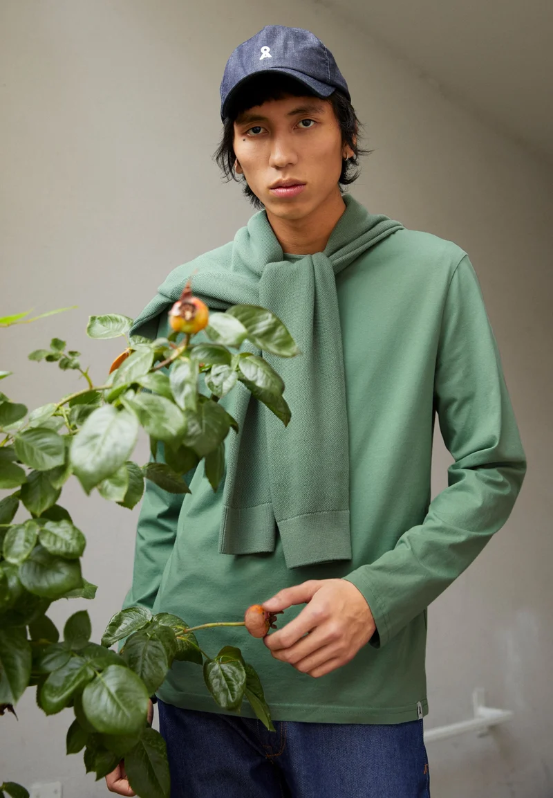 JAAMES LONGSLEEVE | myrtales