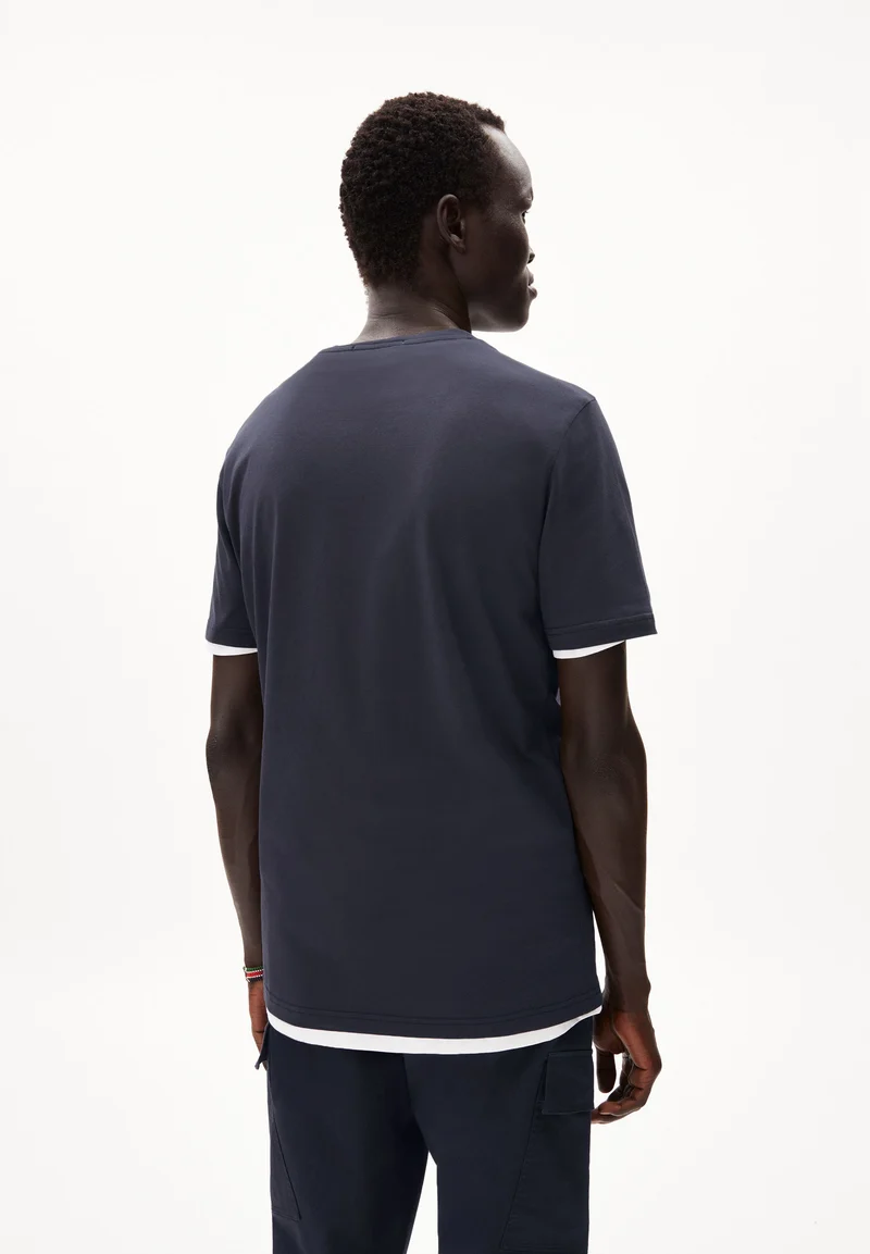 JAAMES V-NECK | night sky