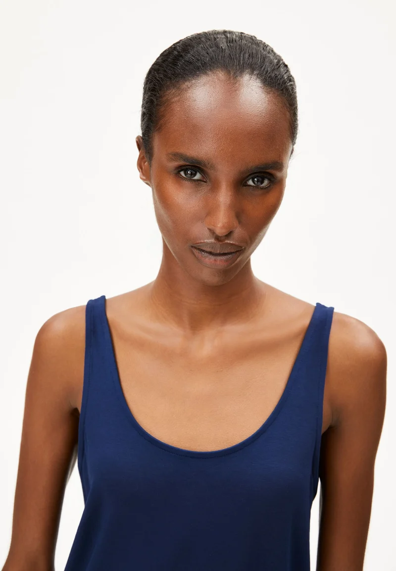 ASHRAANI SOLID | blue noon