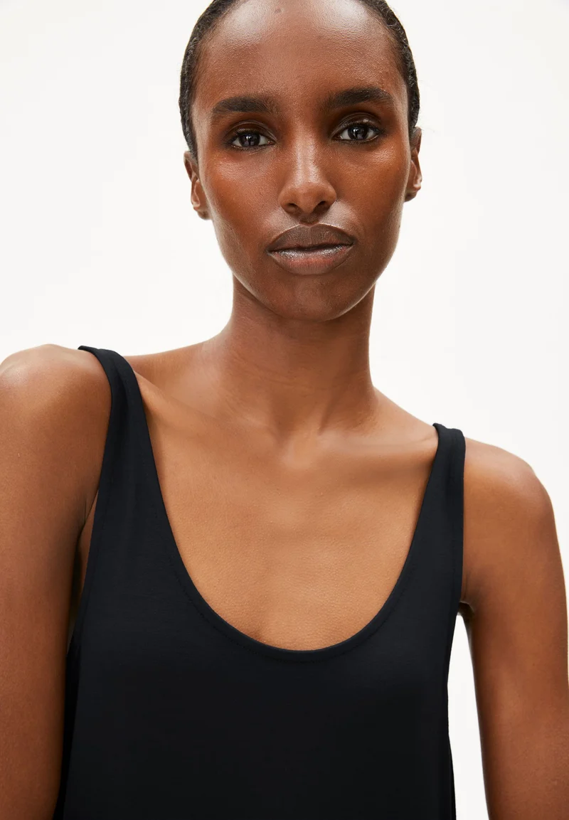 MAELIAA SOLID | black