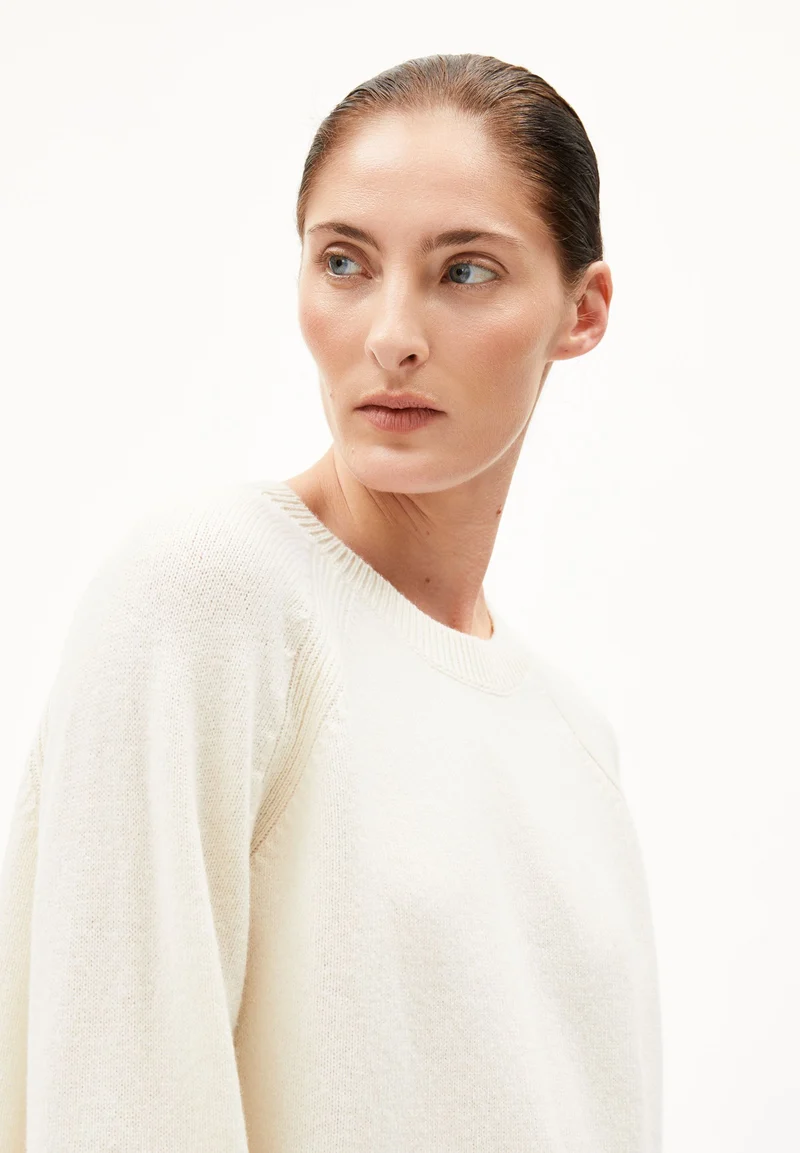 DILIRIAA REGLANA STRICKPULLOVER | oatmilk