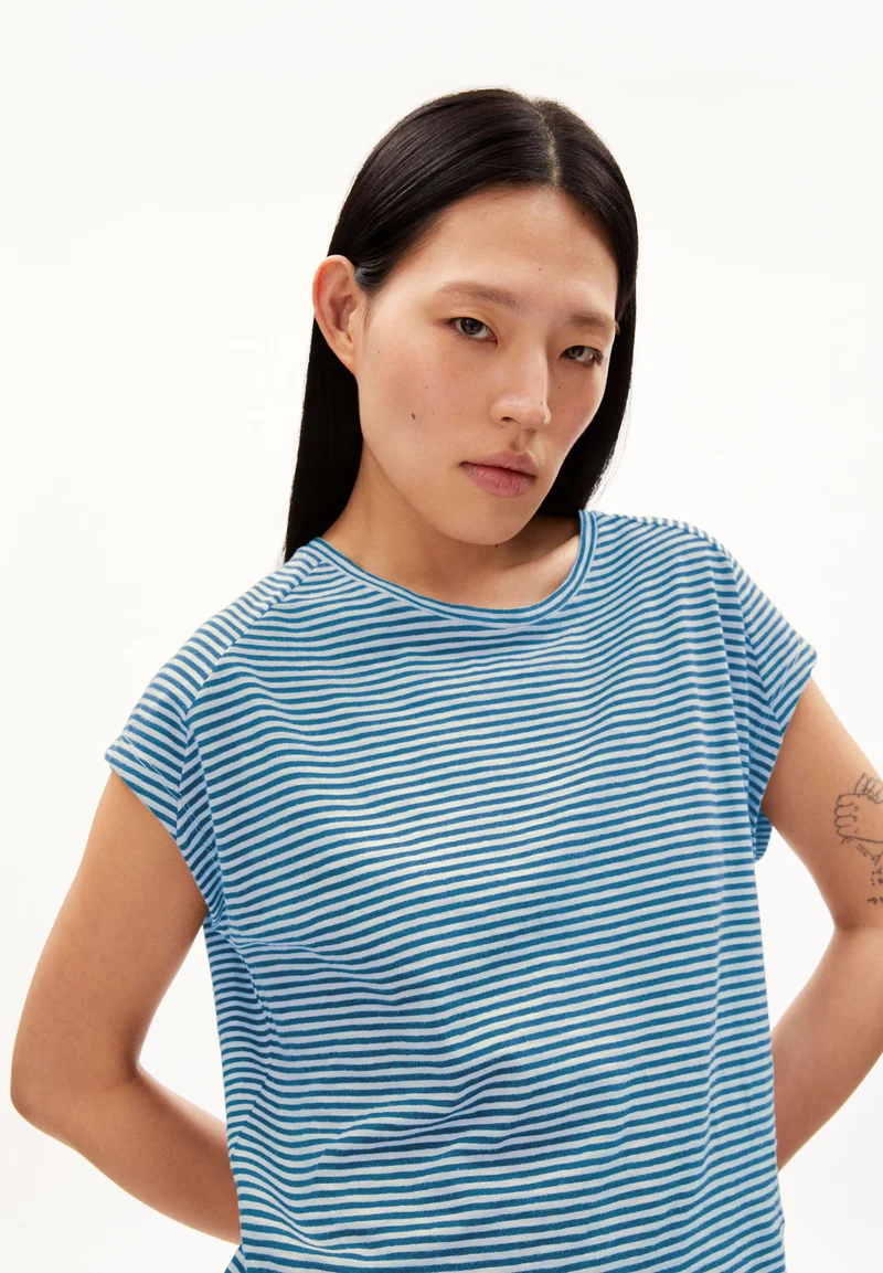 ONELIAA LOVELY STRIPES T-SHIRT | blueniverse-light desert